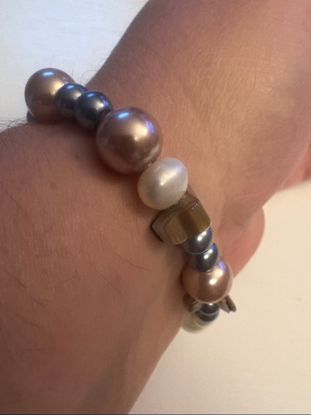 Multi-Tone Pearl Stretch Bracelet with Gold Accents